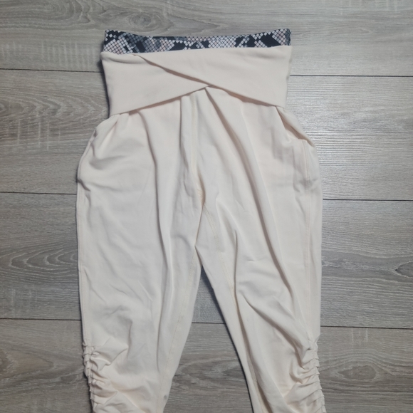 Lululemon athletica capri - Picture 2 of 5